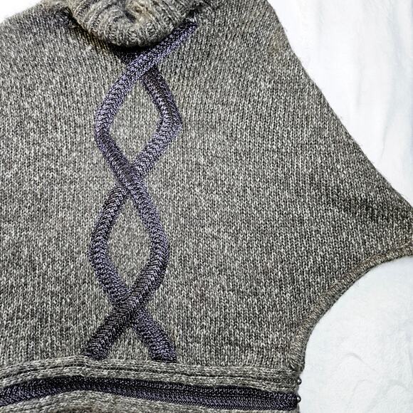 🦃 BCBGirls Gray Thick Sweater Poncho Shaw Turtle Neck Medium Winter Warm Cozy - Picture 3 of 12